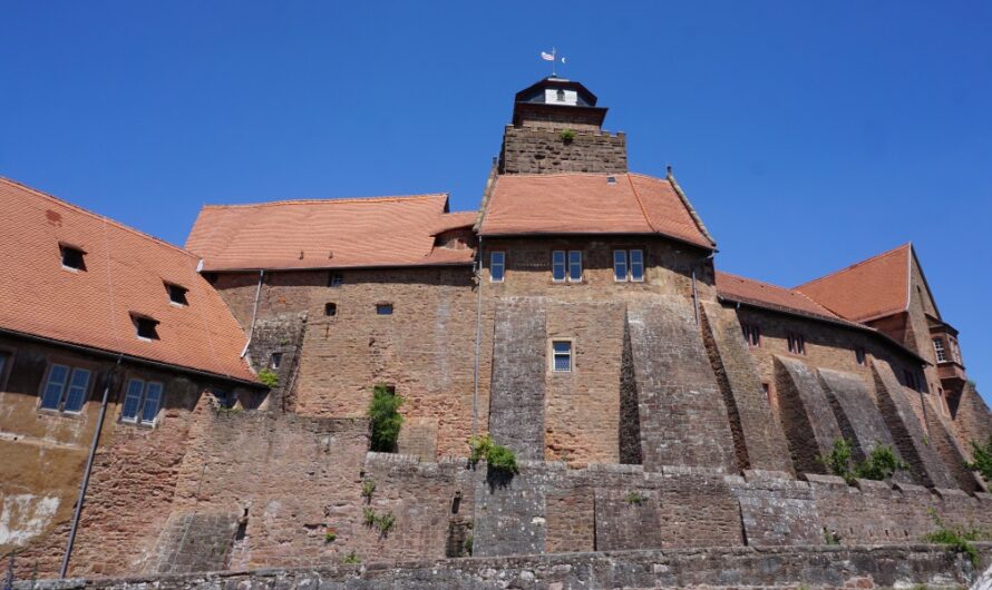 Burg Breuberg und die Rutsche im Odenwald