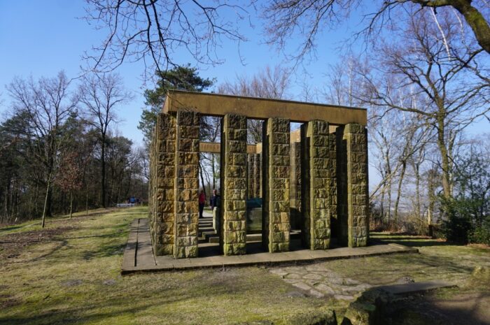 Die Helden & die Heiligen vom Tönsberg bei Oerlinghausen