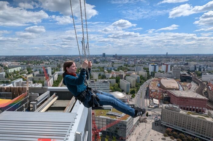 Europas höchste Schaukel auf 120 m – High Swing Berlin
