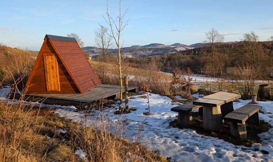 Warum nicht mal im Eisschrank schlafen? – Übernachtung auf dem Trekkingplatz „Himmelsnah“ im Sauerland